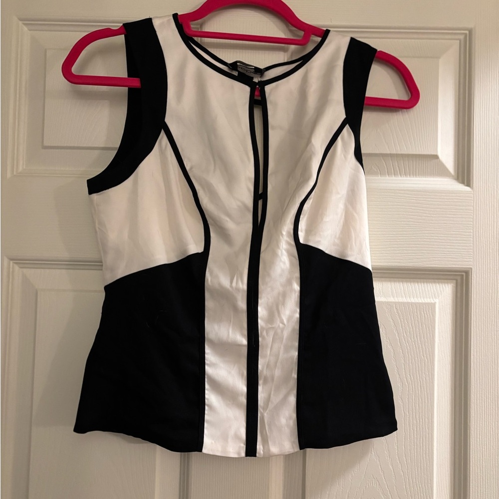 Bebe Black and White Sleeveless Top xs